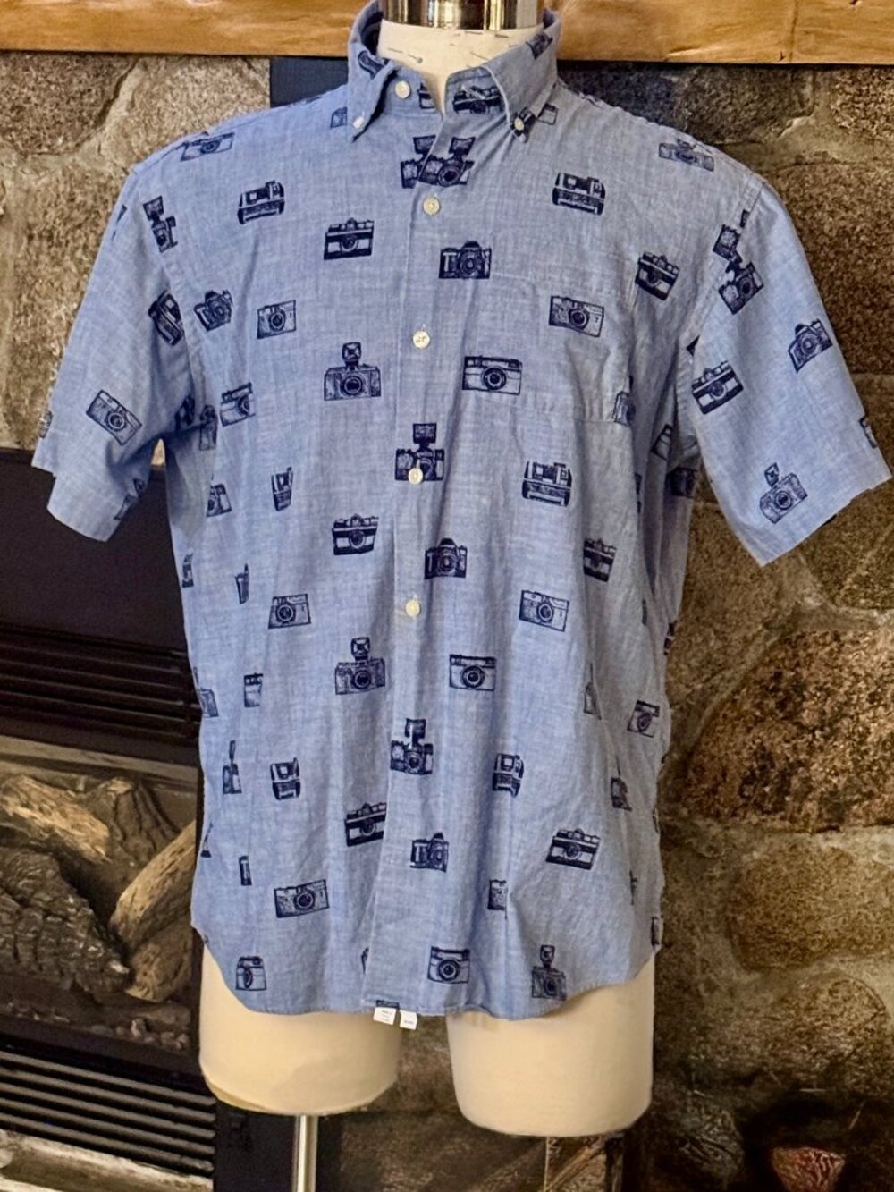 Men's Blue Camera Print Short Sleeve Button-Down Shirt | Camera Print L